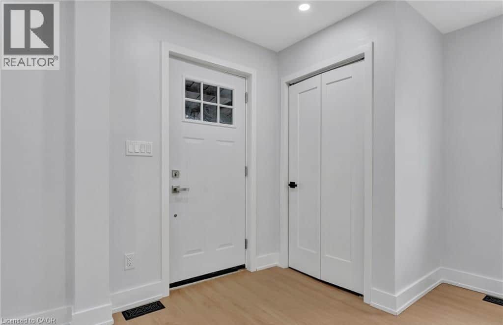 47 MACDONALD Avenue Unit# Upper - Photo 4 of 17, Hamilton, Ontario