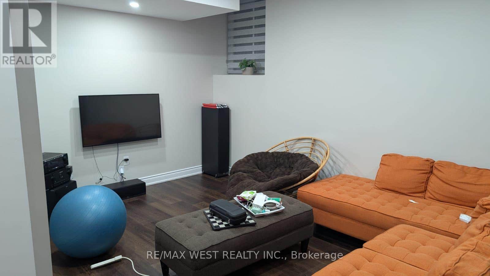 LOWER - 65 PORT ROYAL AVENUE - Photo 2 of 9, Vaughan (Kleinburg), Ontario