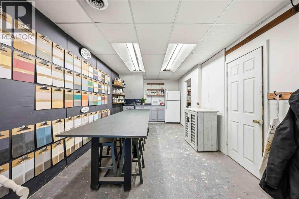 116 East STREET North - Photo 4 of 6, Sarnia, Ontario