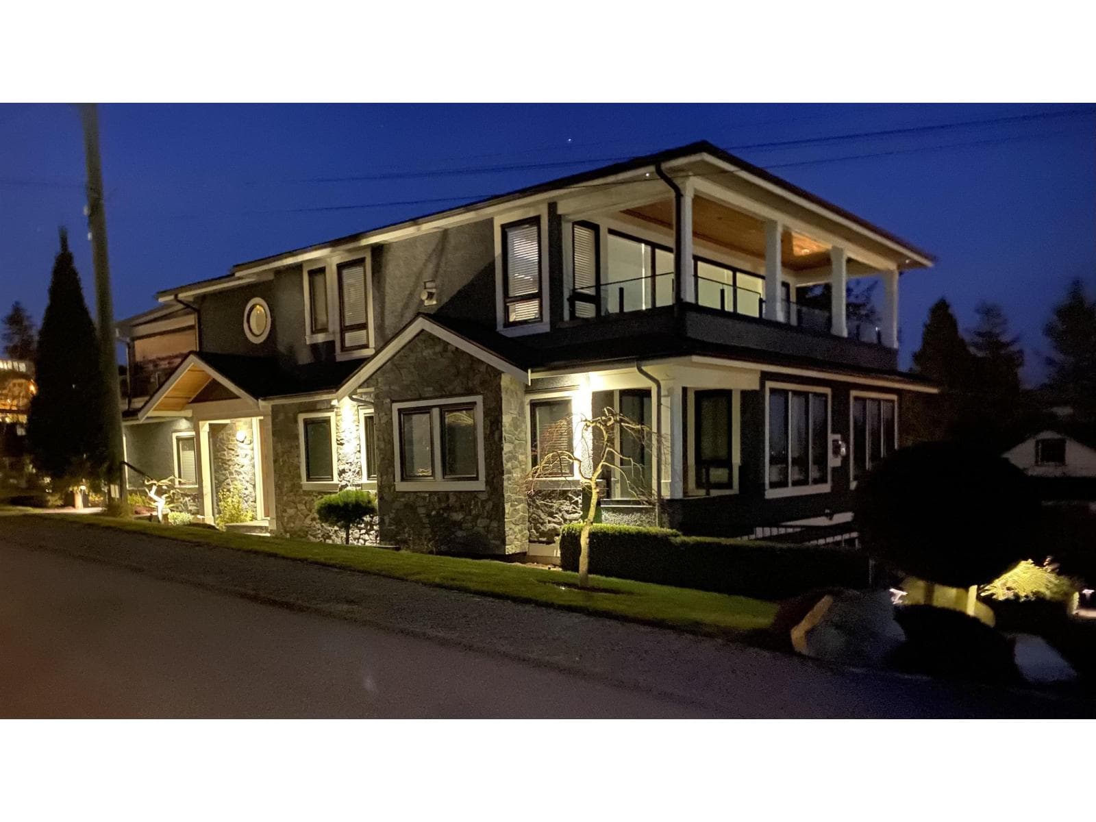 932 ASH STREET - Main photo, White Rock, British Columbia