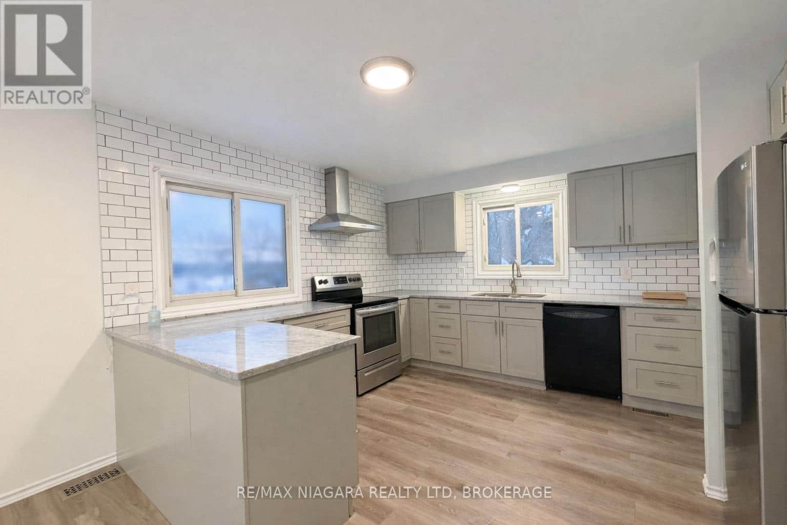 UPPER - 128 TOULON CRESCENT - Photo 5 of 13, London East (East I), Ontario