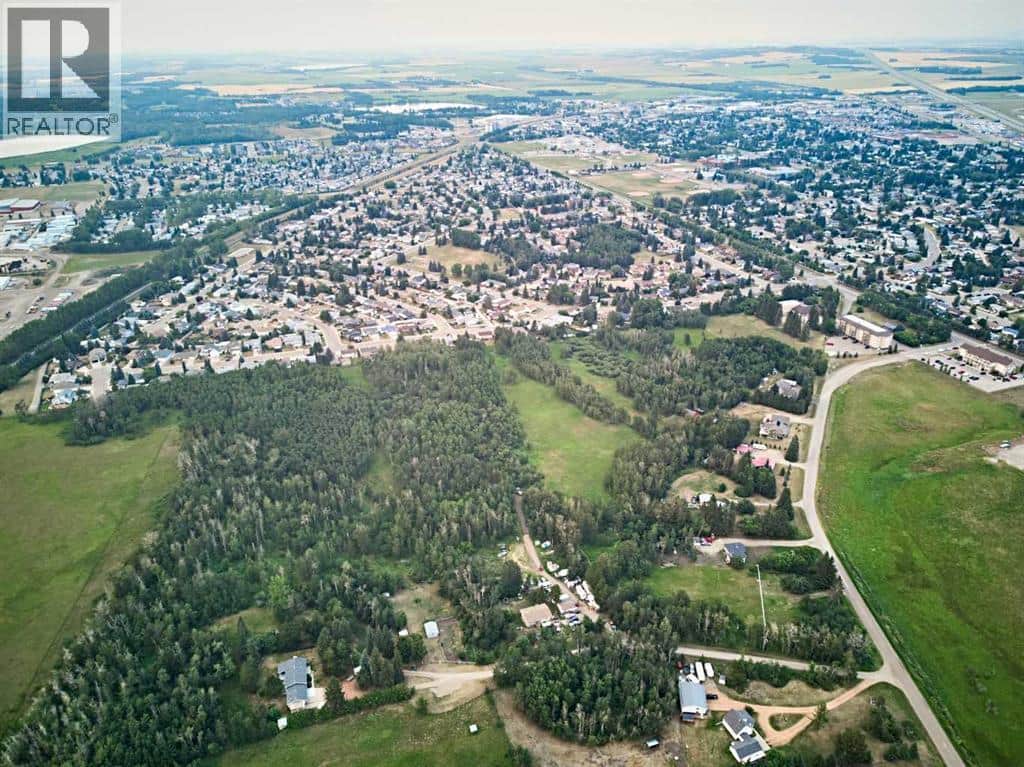 5400 Davies Street - Photo 2 of 13, Innisfail, Alberta