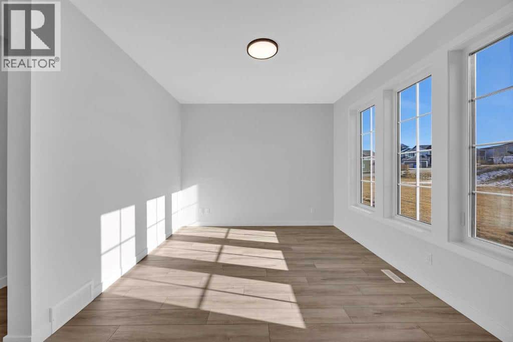 26 Versant Path SW - Photo 5 of 38, Calgary, Alberta