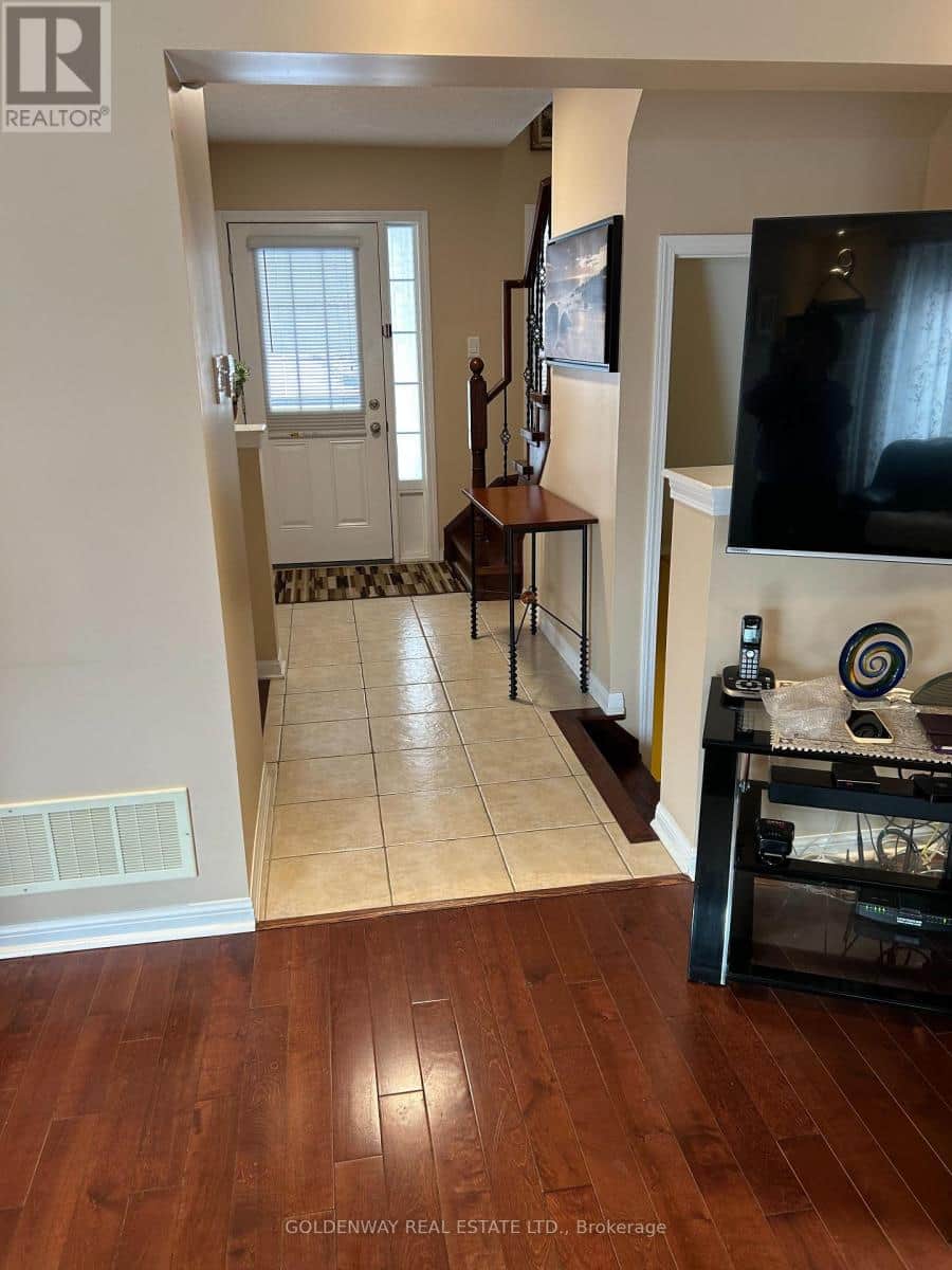 127 MILTROSE CRESCENT - Photo 3 of 16, Whitchurch-Stouffville (Stouffville), Ontario