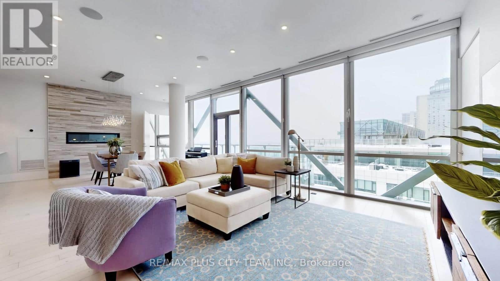 1305 - 39 QUEENS QUAY E - Photo 3 of 30, Toronto (Waterfront Communities), Ontario