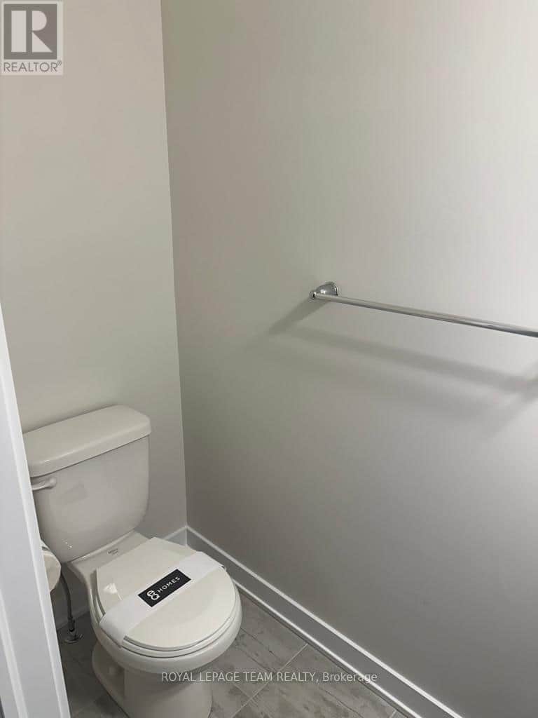 537 LOURMARIN PRIVATE - Photo 3 of 12, Ottawa, Ontario