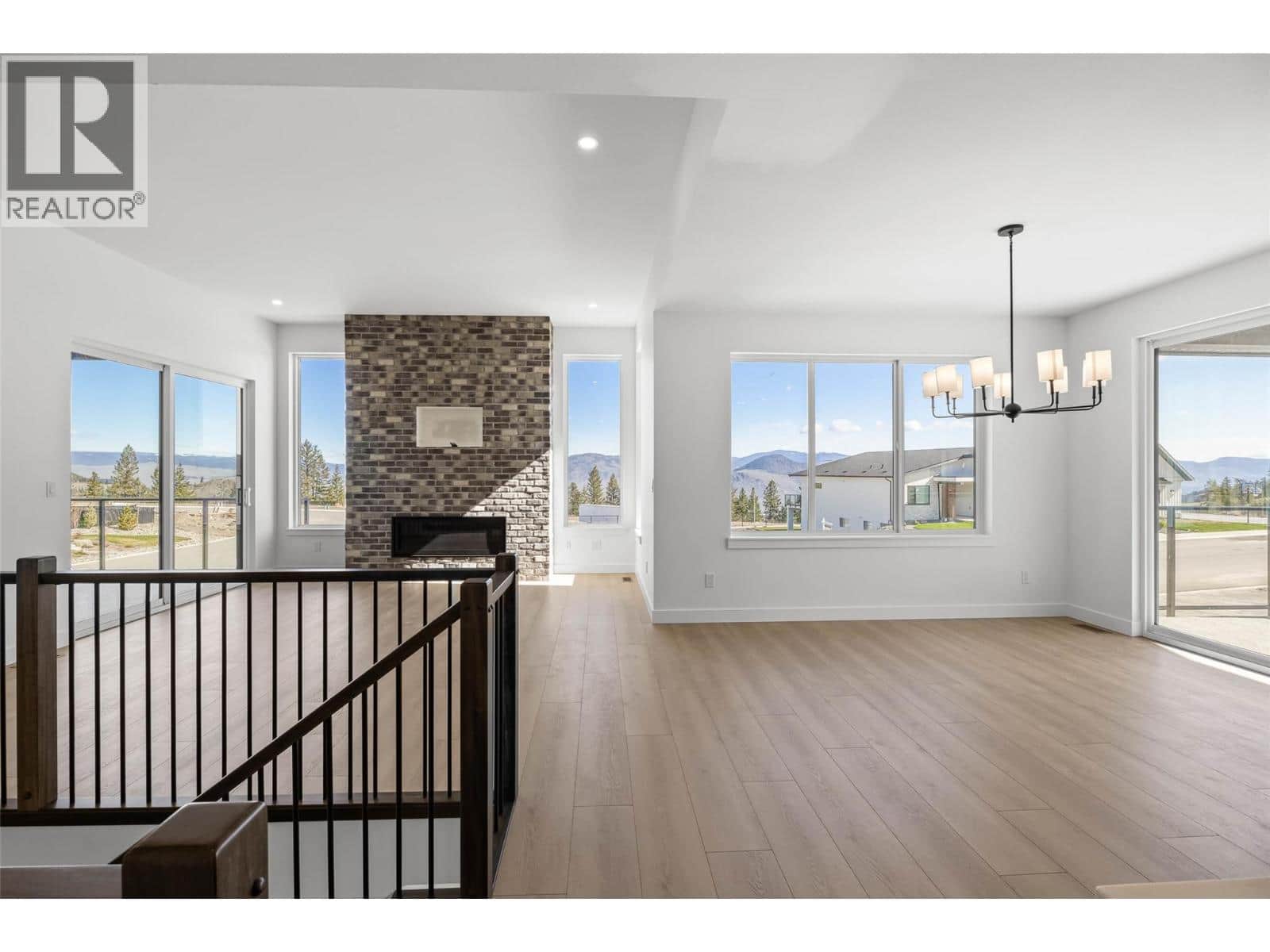 1298 BRECHIN Place - Photo 4 of 36, Kamloops, British Columbia