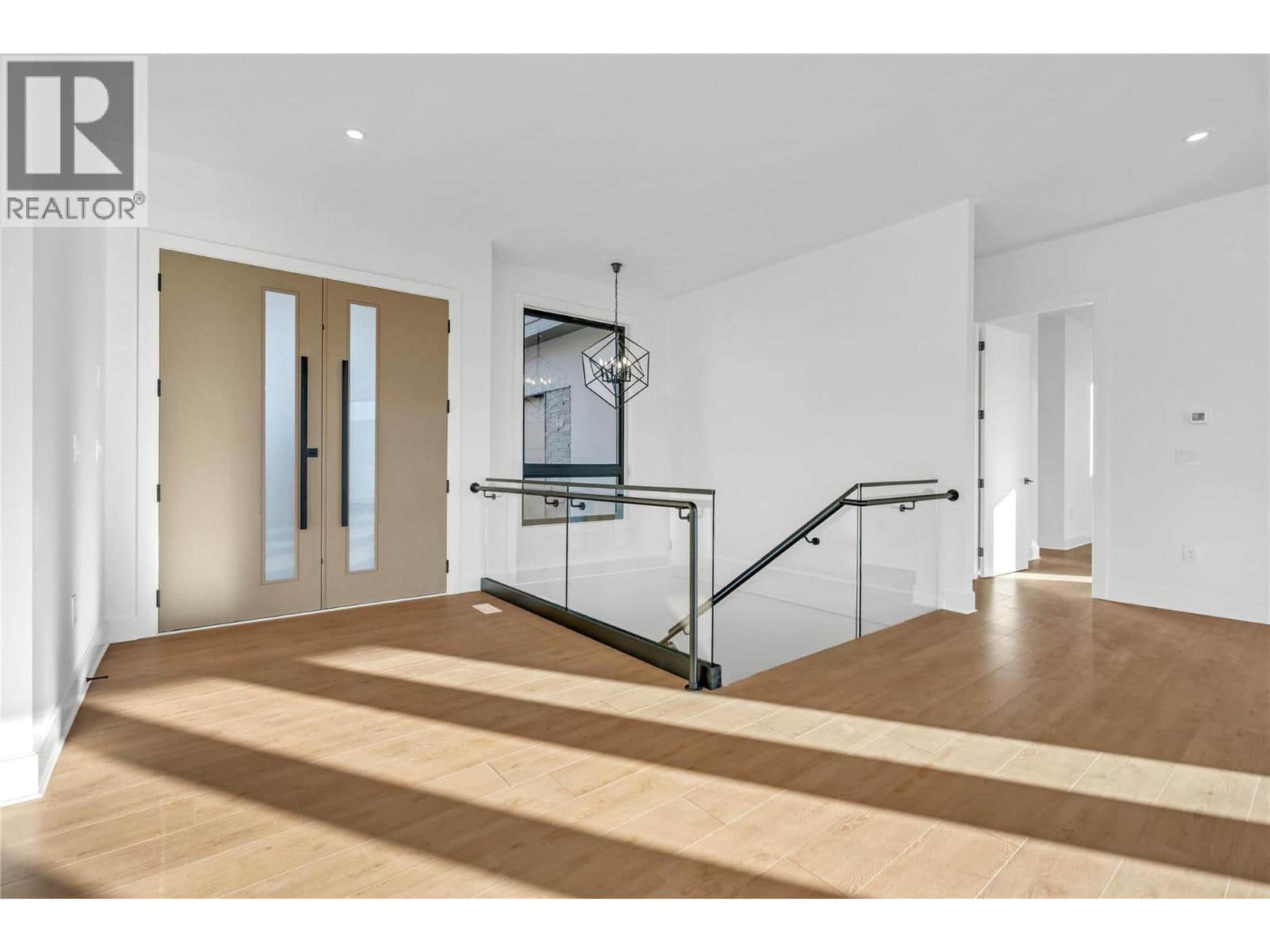 1077 Antler Drive - Photo 3 of 40, Penticton, British Columbia