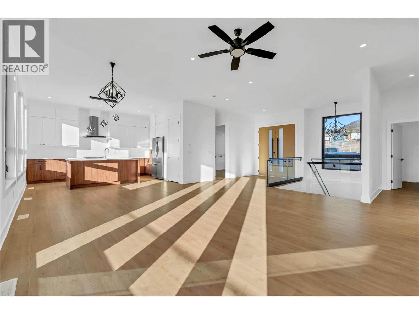 1077 Antler Drive - Photo 5 of 40, Penticton, British Columbia