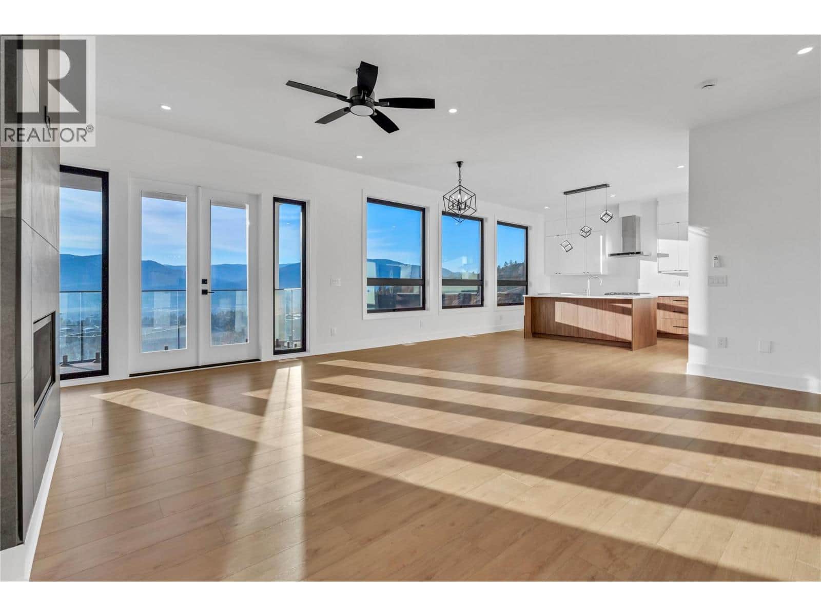 1077 Antler Drive - Photo 4 of 40, Penticton, British Columbia