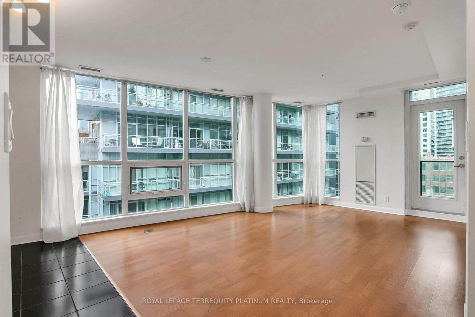 727 - 600 FLEET STREET - Photo 4 of 42, Toronto (Niagara), Ontario