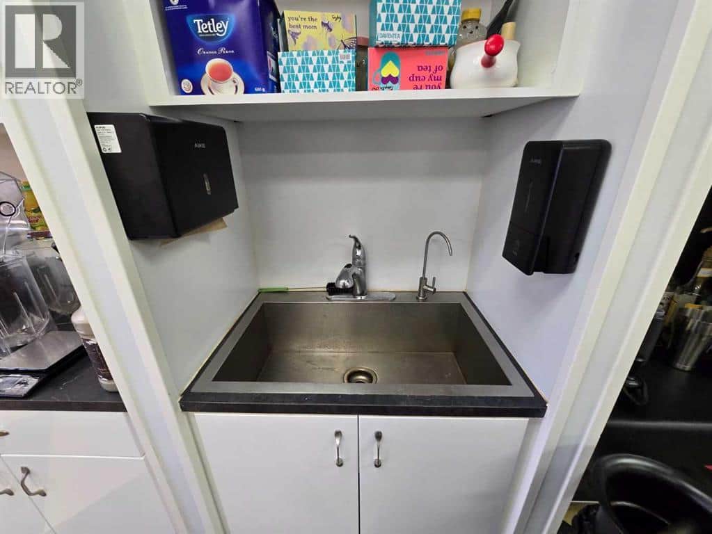 214 2 Street - Photo 5 of 15, Irricana, Alberta