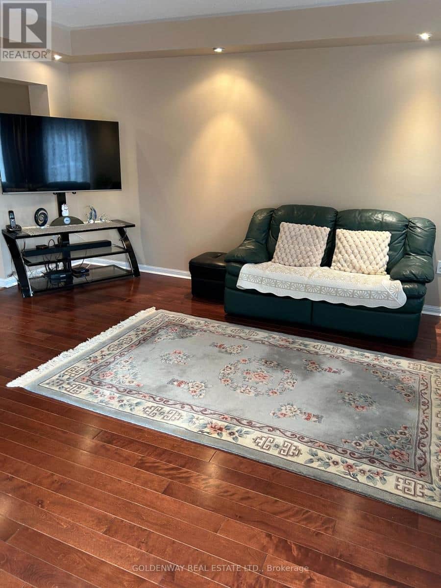 127 MILTROSE CRESCENT - Photo 5 of 16, Whitchurch-Stouffville (Stouffville), Ontario