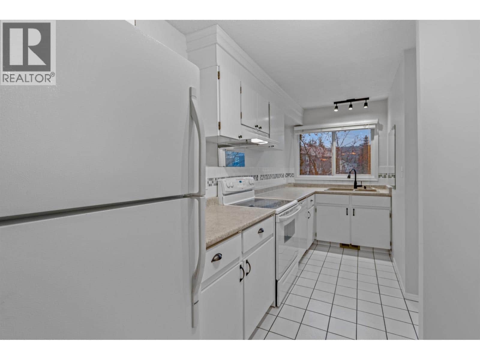 125 101 TABOR BOULEVARD - Photo 4 of 24, Prince George, British Columbia