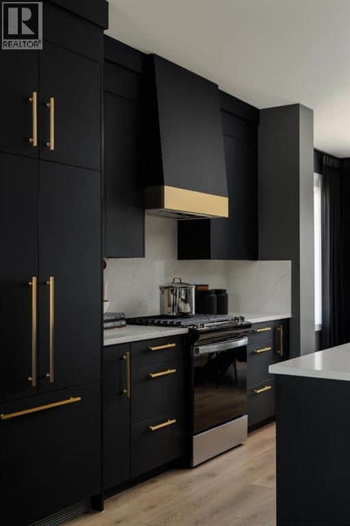 8163 8 Avenue SW - Photo 3 of 16, Calgary, Alberta