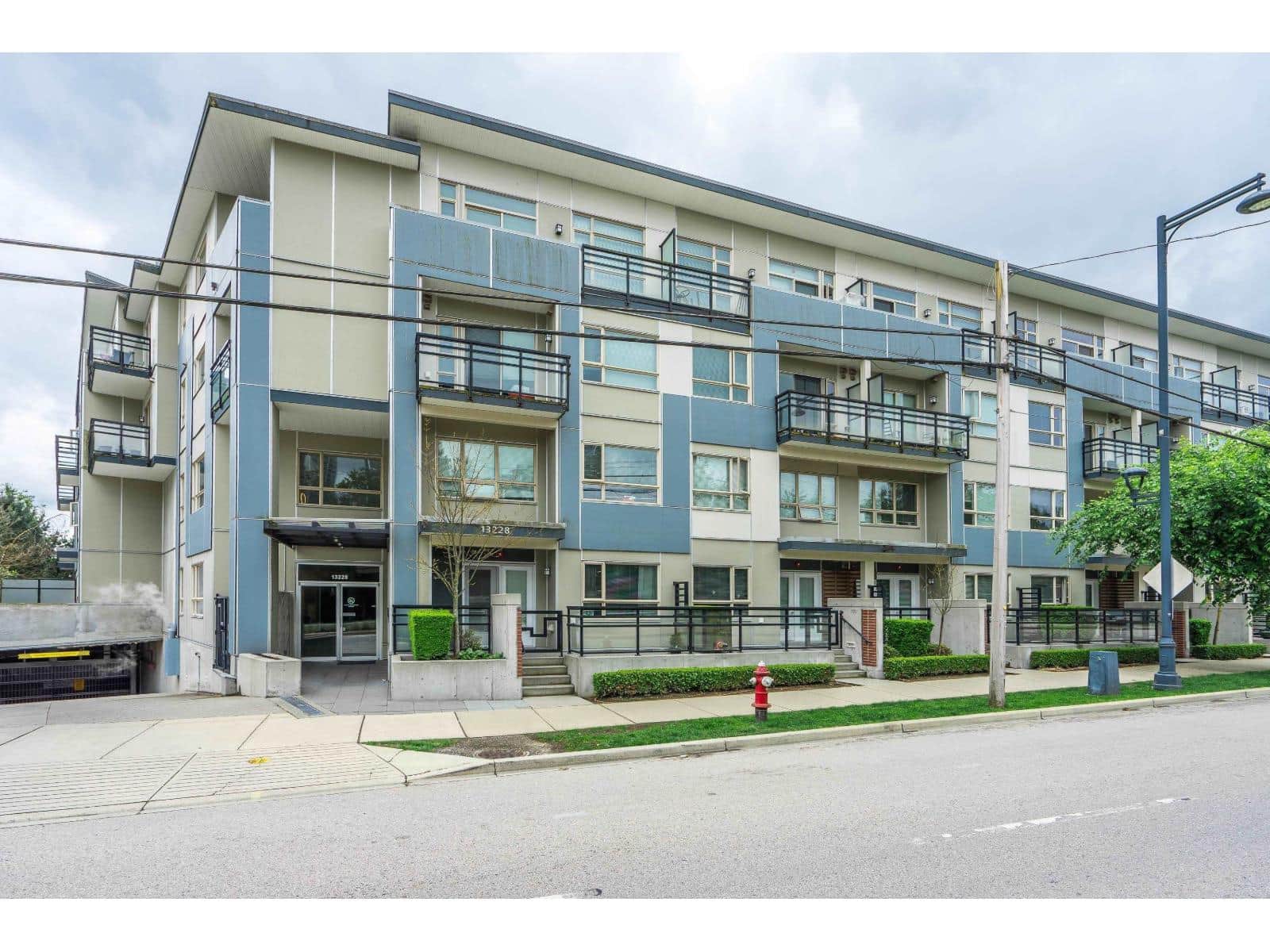 301 13228 OLD YALE ROAD - Photo 2 of 2, Surrey, British Columbia