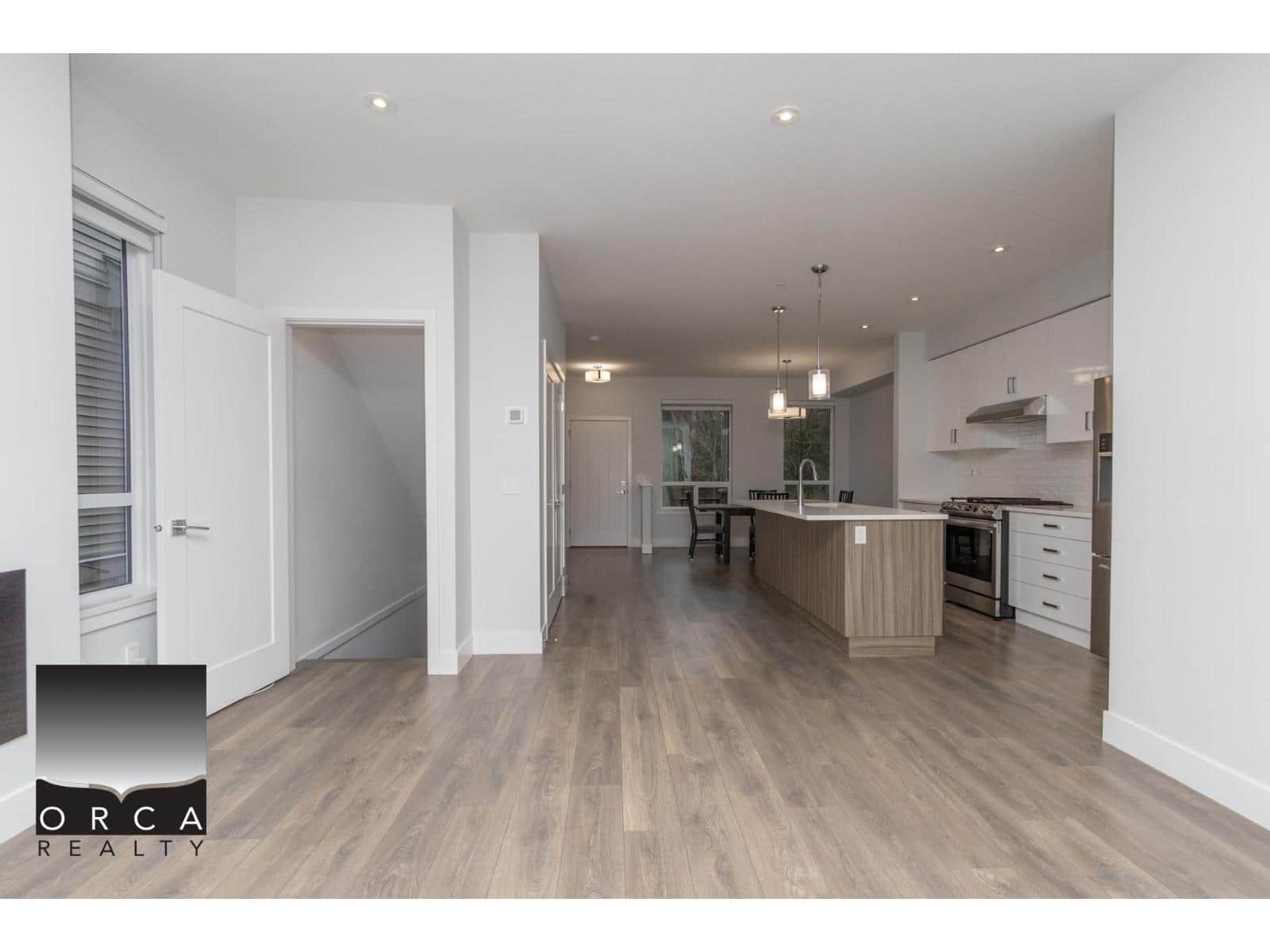 7816 204 Street 204 STREET - Photo 2 of 26, Langley, British Columbia