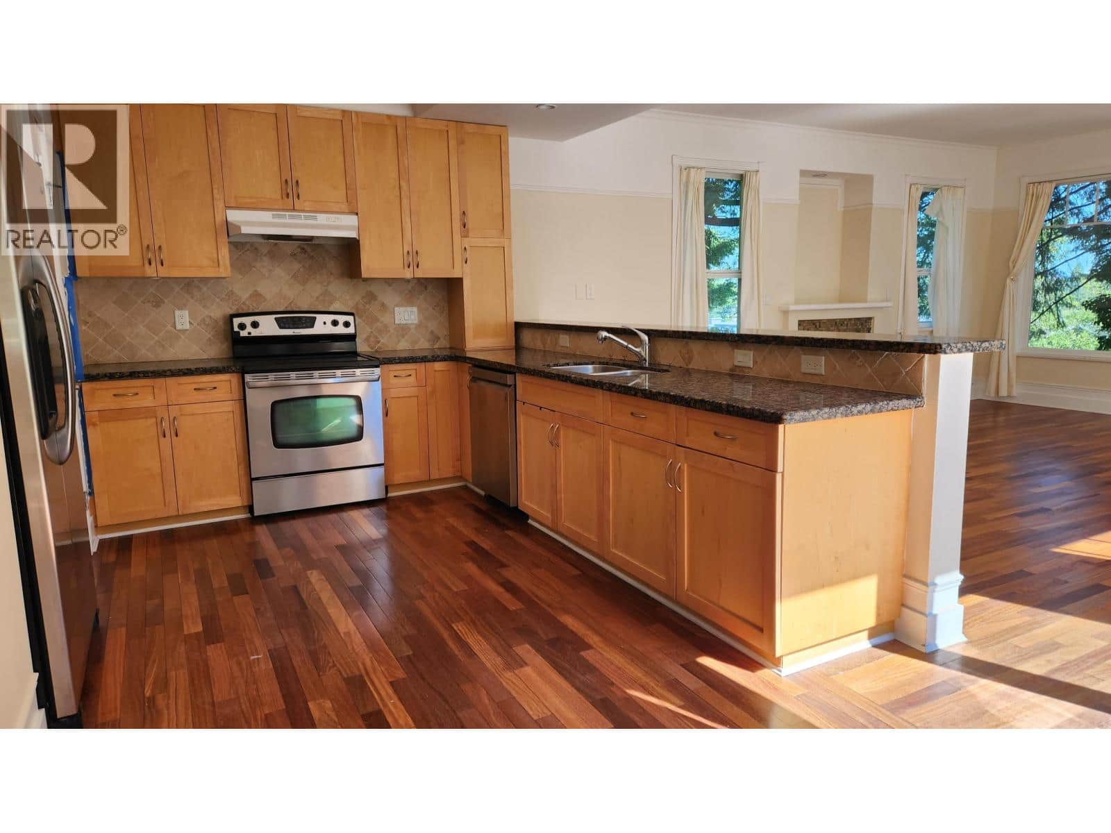 1170 W 17TH STREET - Photo 3 of 23, North Vancouver, British Columbia