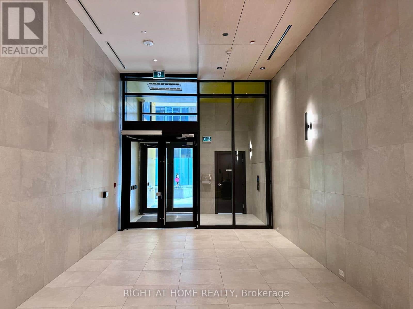 705 - 45 BASEBALL PLACE - Photo 2 of 16, Toronto (South Riverdale), Ontario