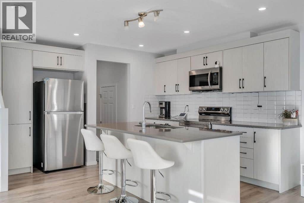 4 Southwinds Gate SW - Photo 5 of 47, Airdrie, Alberta