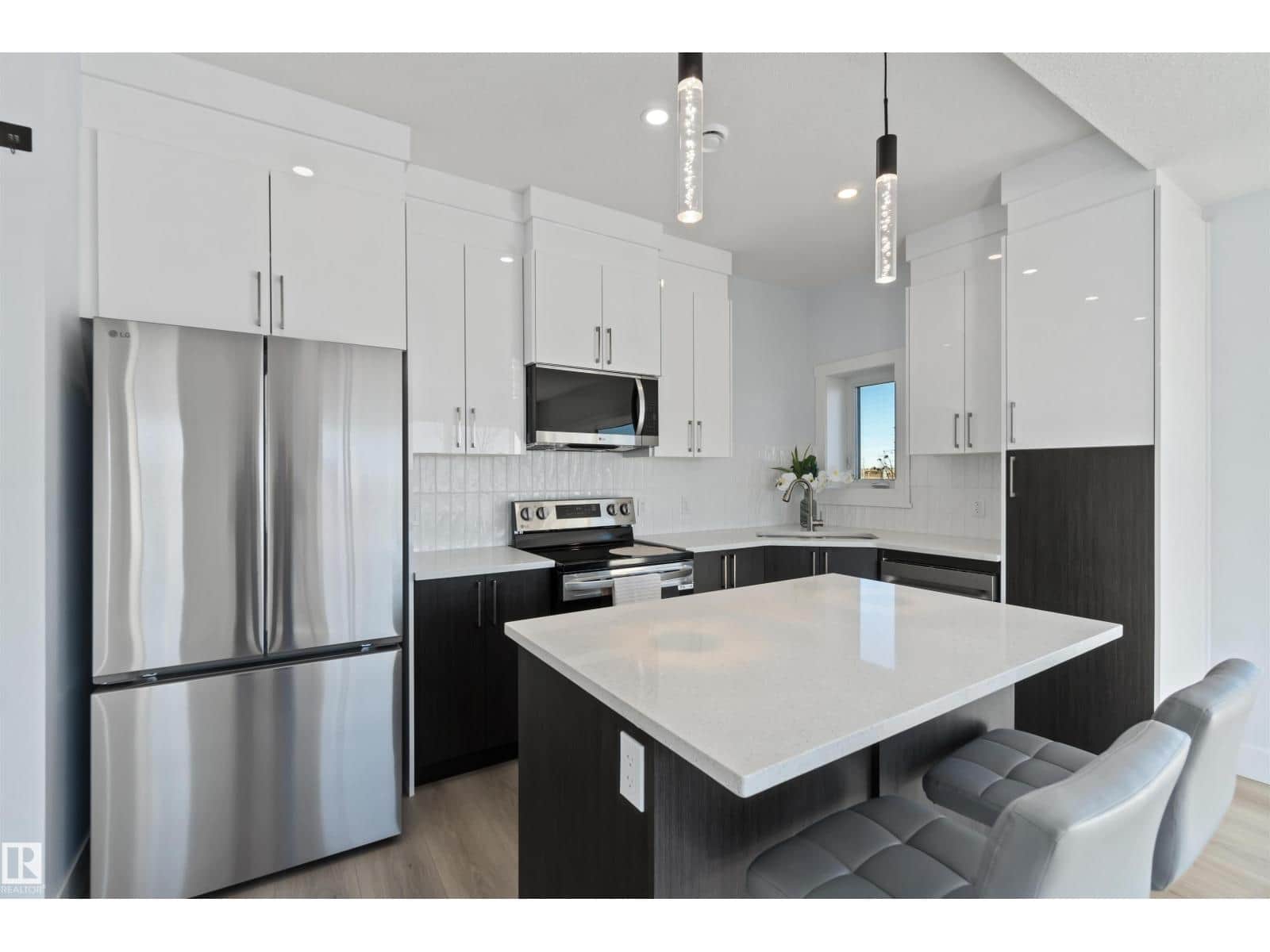 2740 BLATCHFORD RD NW - Photo 2 of 53, Edmonton, Alberta