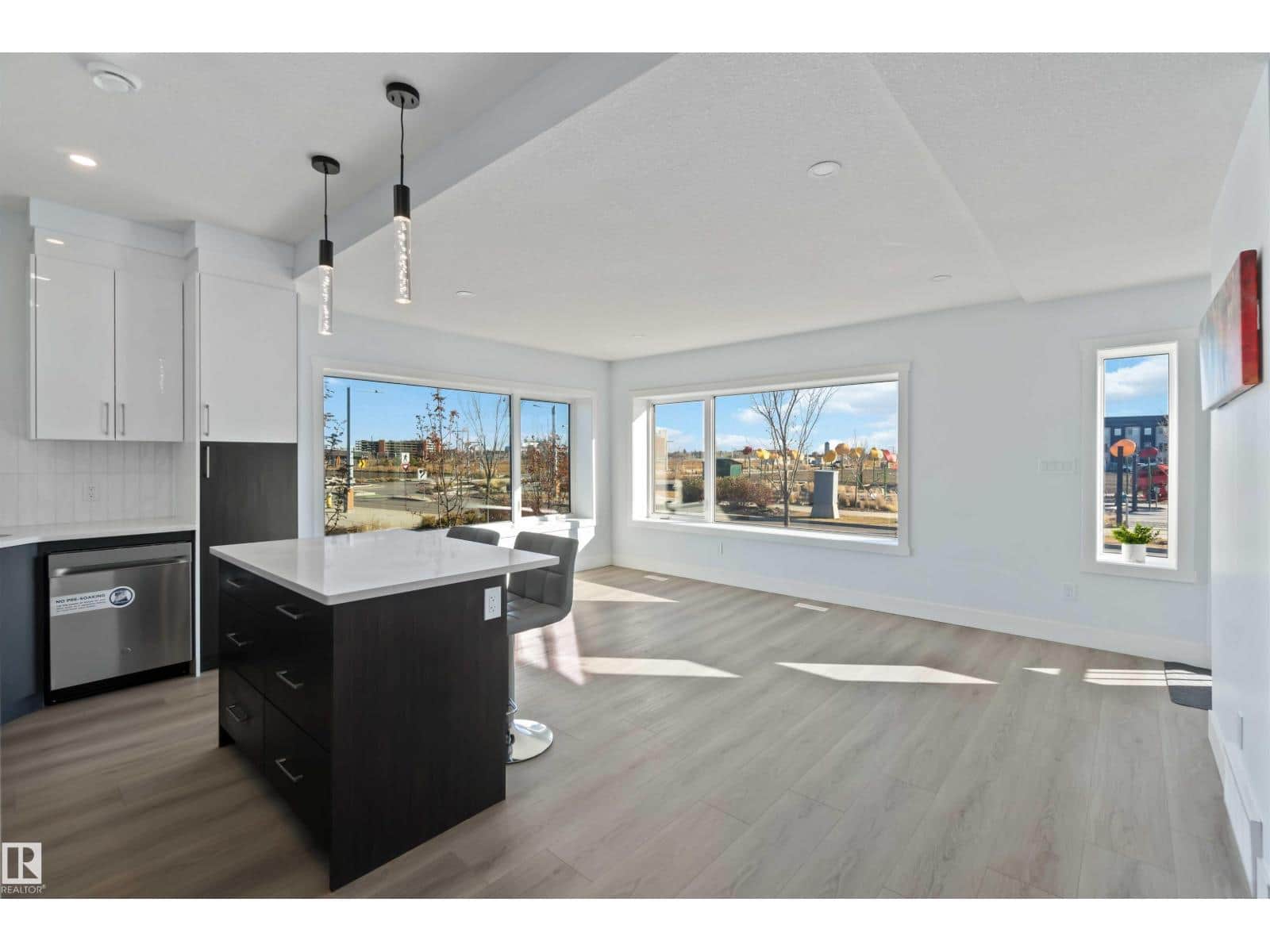 2740 BLATCHFORD RD NW - Photo 3 of 53, Edmonton, Alberta