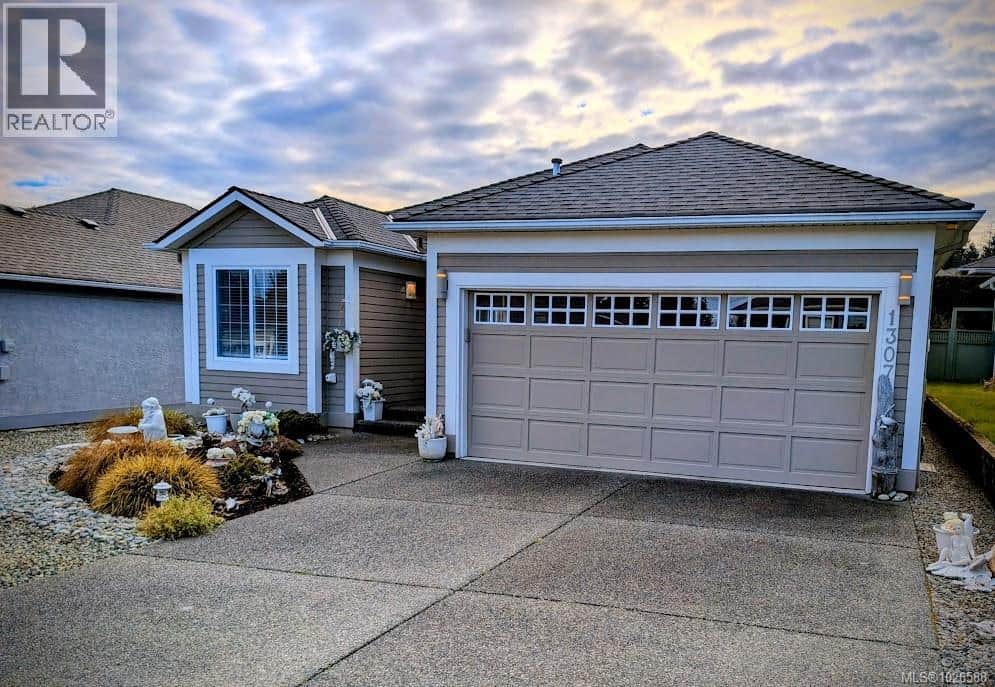 1307 Oceanside Dr - Photo 2 of 27, Qualicum Beach, British Columbia