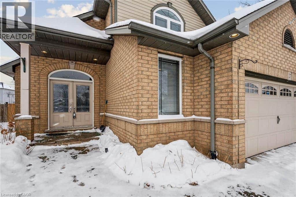 27 SURREY Drive - Photo 3 of 50, Ancaster, Ontario