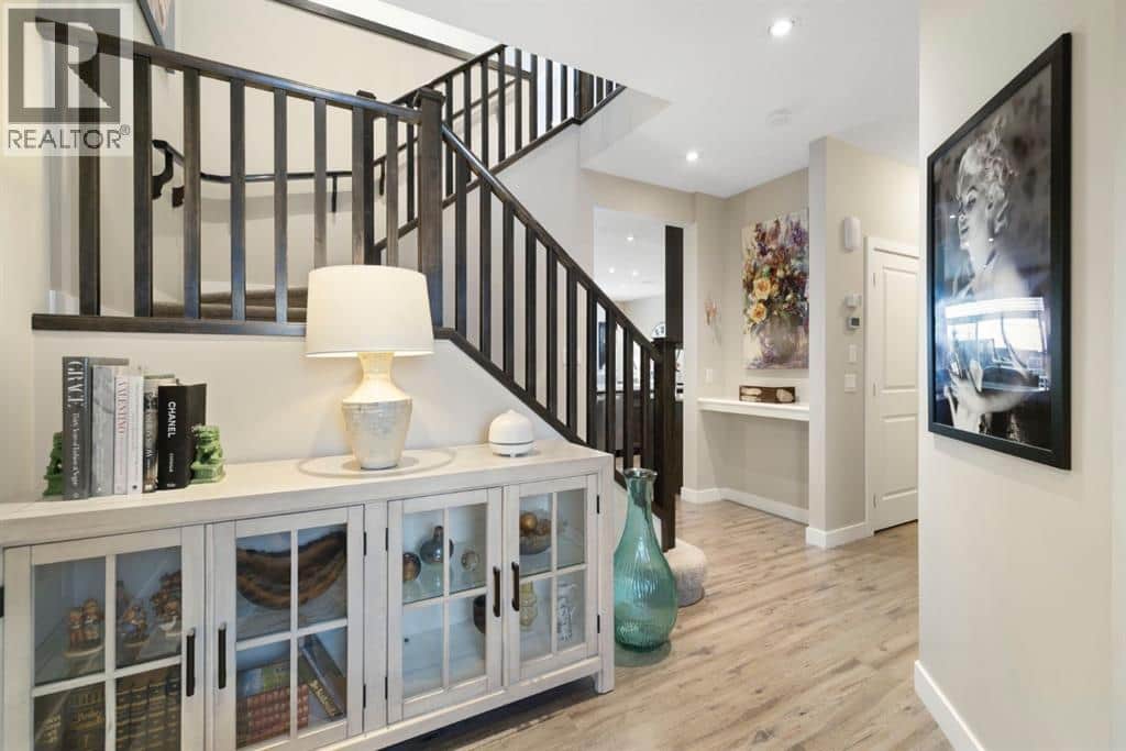 8 Emberside Glen - Photo 2 of 46, Cochrane, Alberta