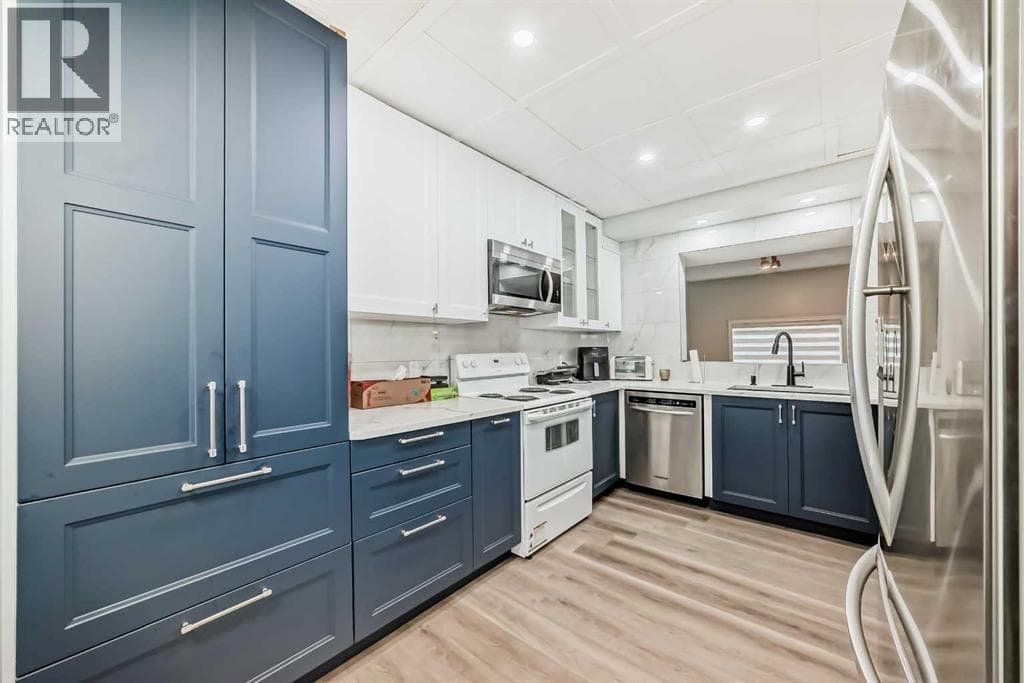 2, 7 Westland Road - Main photo, Okotoks, Alberta