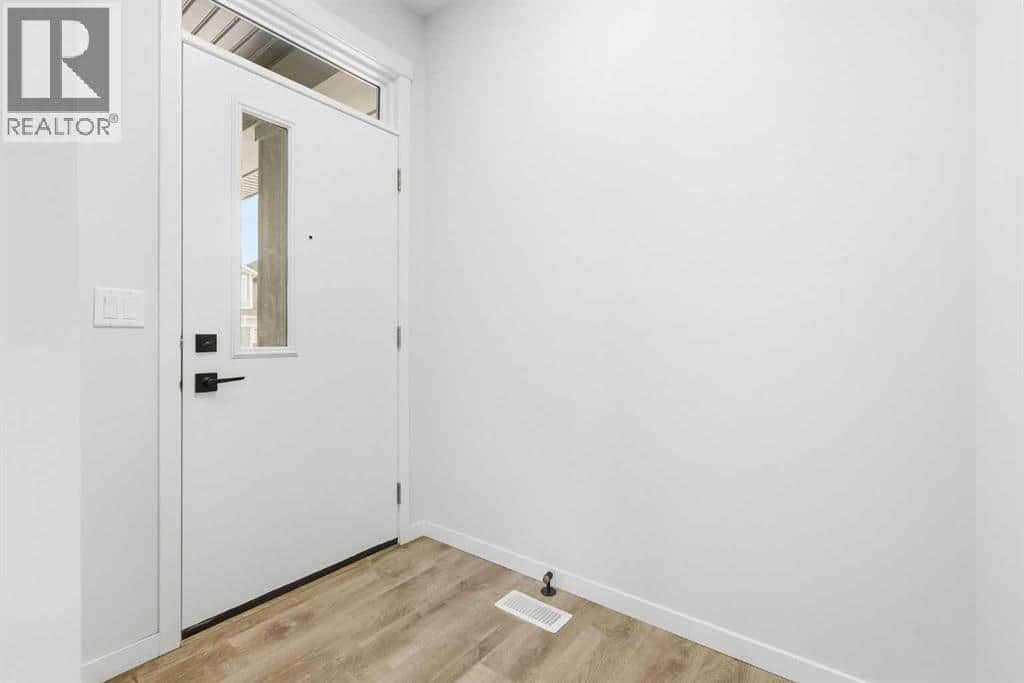 170 Herron Way NE - Photo 4 of 48, Calgary, Alberta