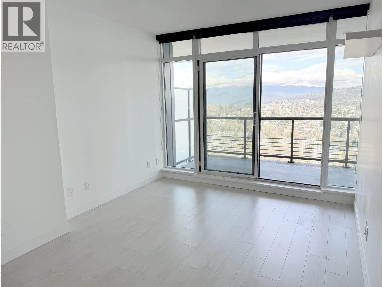 4206 4720 LOUGHEED HIGHWAY - Photo 3 of 24, Burnaby, British Columbia