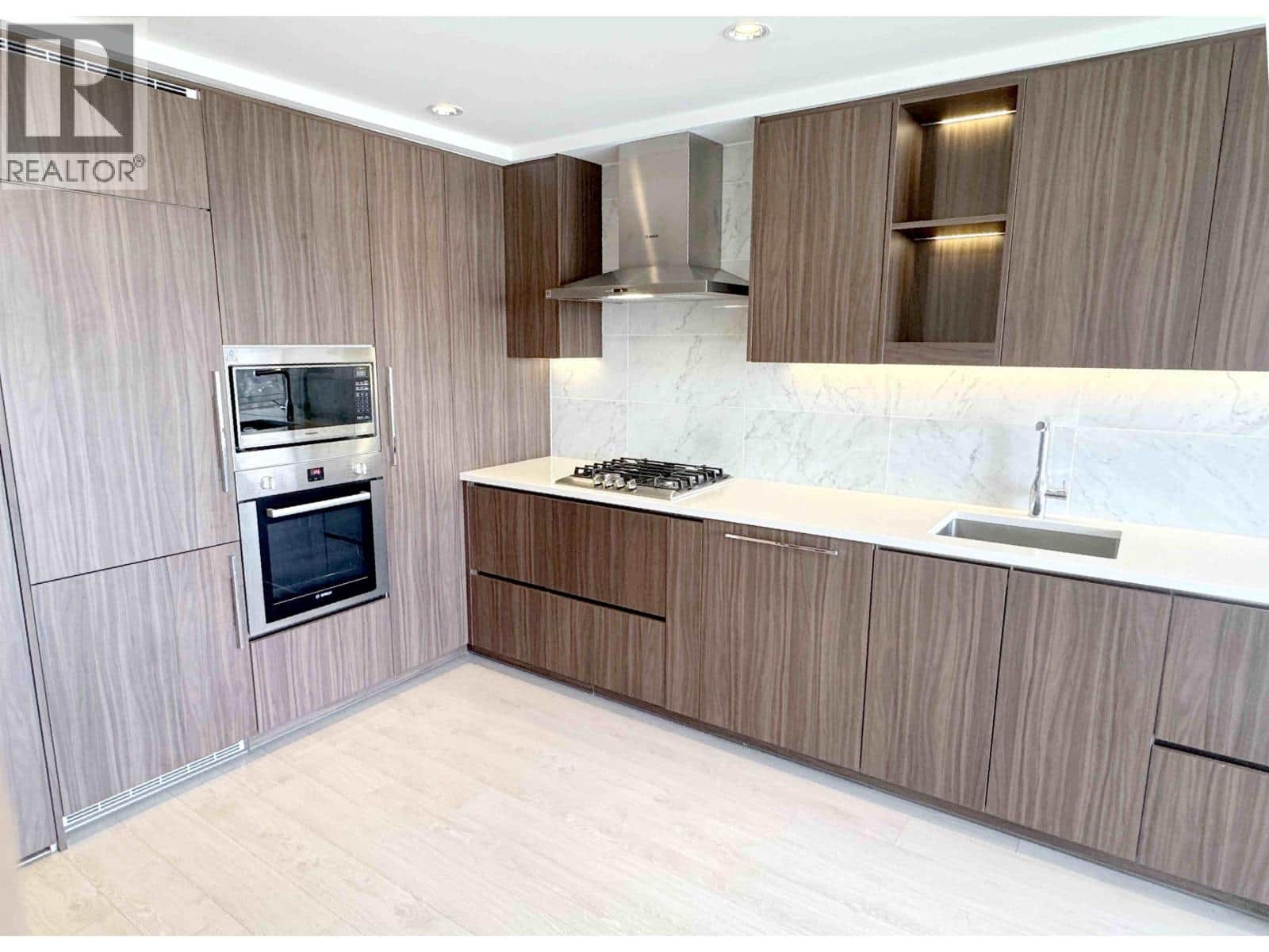 4206 4720 LOUGHEED HIGHWAY - Photo 4 of 24, Burnaby, British Columbia