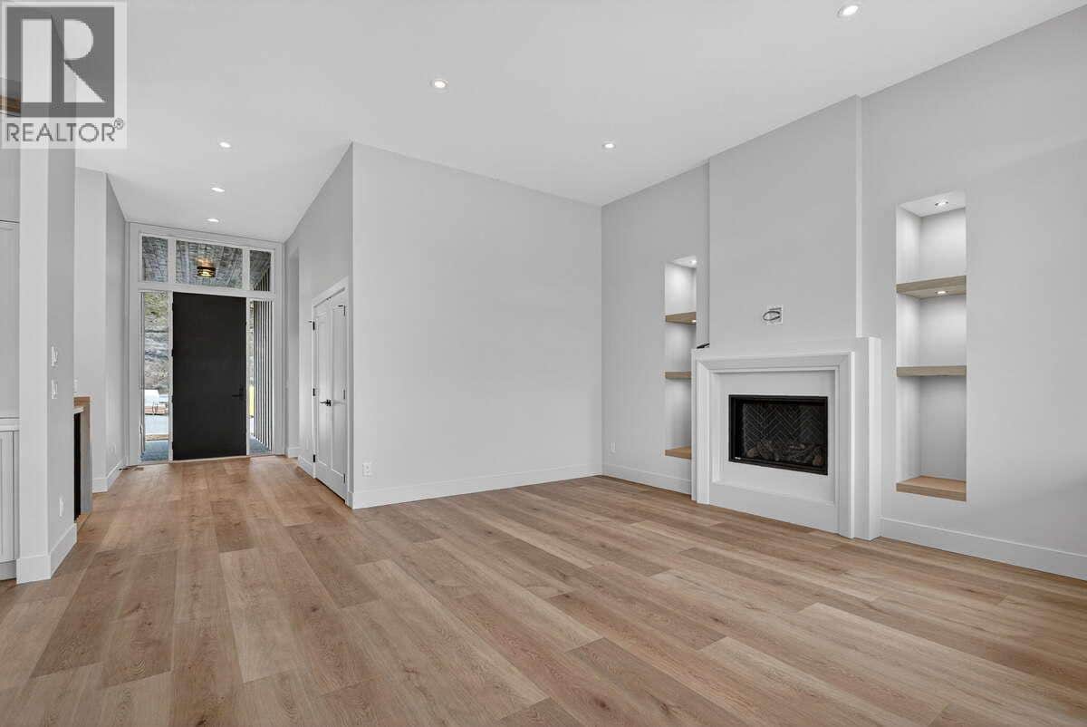 2066 Cortina Drive - Photo 5 of 43, Kelowna, British Columbia