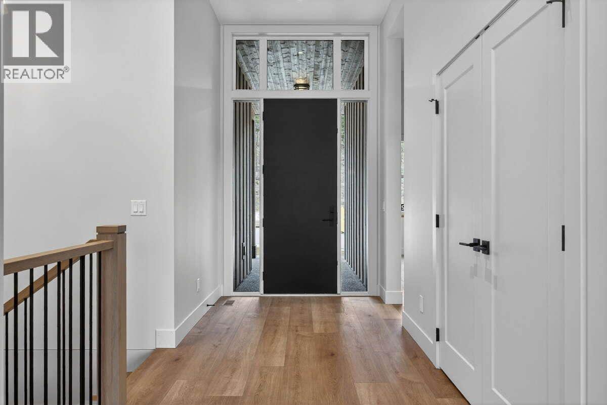 2066 Cortina Drive - Photo 4 of 43, Kelowna, British Columbia