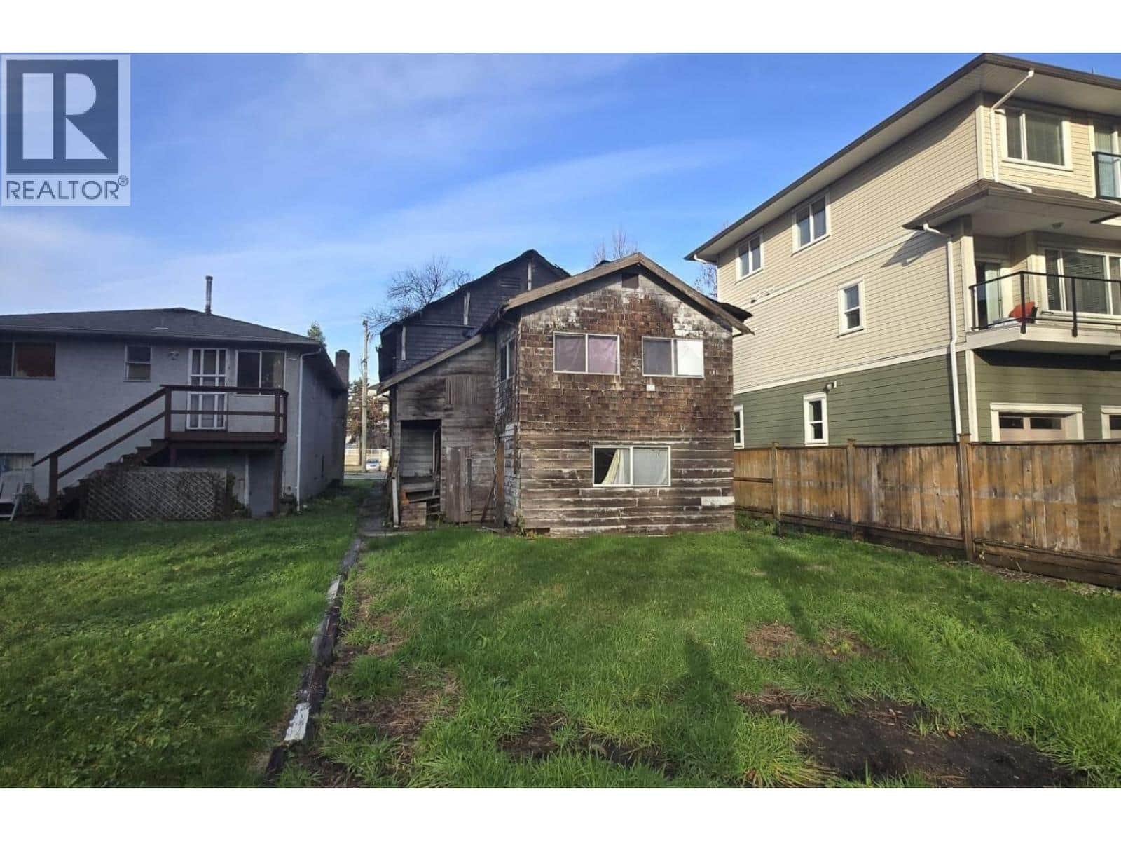 2272 KELLY AVENUE - Photo 4 of 9, Port Coquitlam, British Columbia