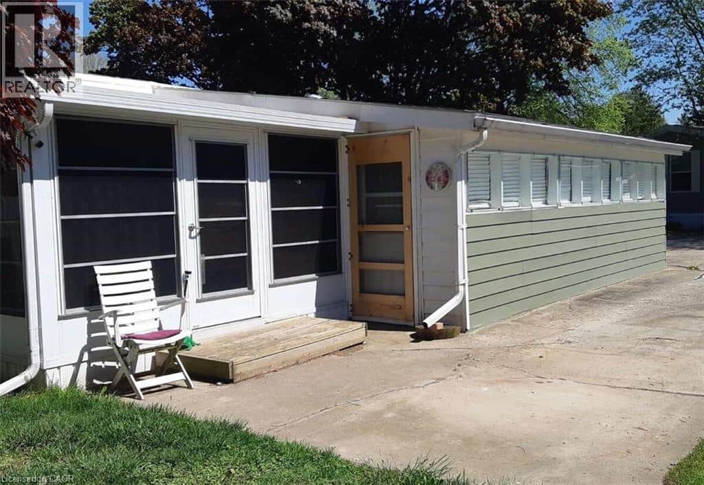 18 SUTTON Drive - Photo 2 of 20, Goderich, Ontario