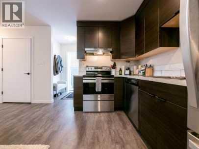 2, 898 Greywolf Run N - Photo 4 of 12, Lethbridge, Alberta