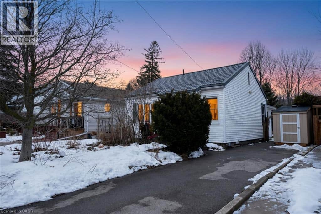 30 HUNTER Street - Photo 3 of 36, Dundas, Ontario