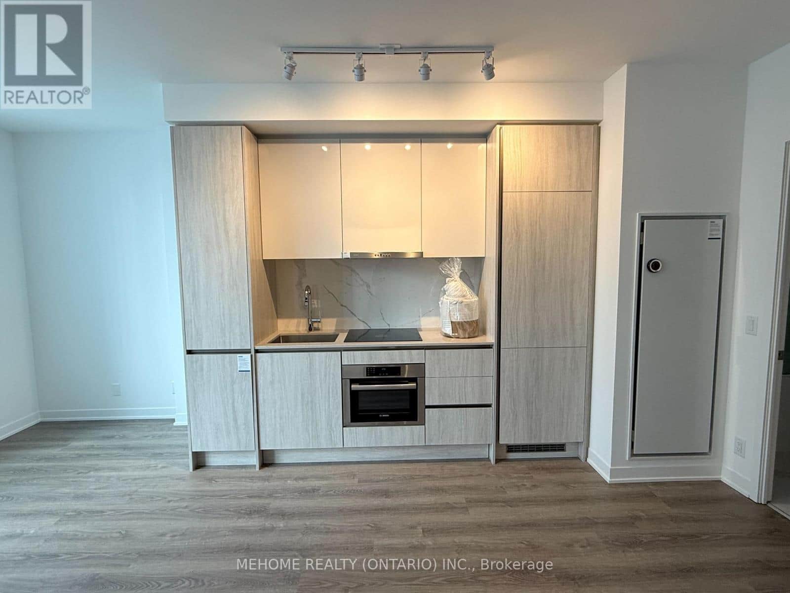 1016 - 180 FRONT STREET E - Photo 5 of 14, Toronto (Moss Park), Ontario