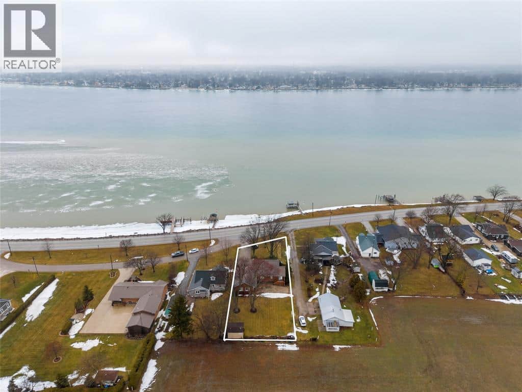 3306 ST CLAIR PARKWAY - Photo 2 of 49, Sombra, Ontario