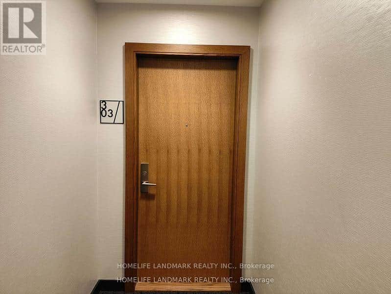 303 - 56 FOREST MANOR ROAD - Photo 3 of 24, Toronto (Henry Farm), Ontario