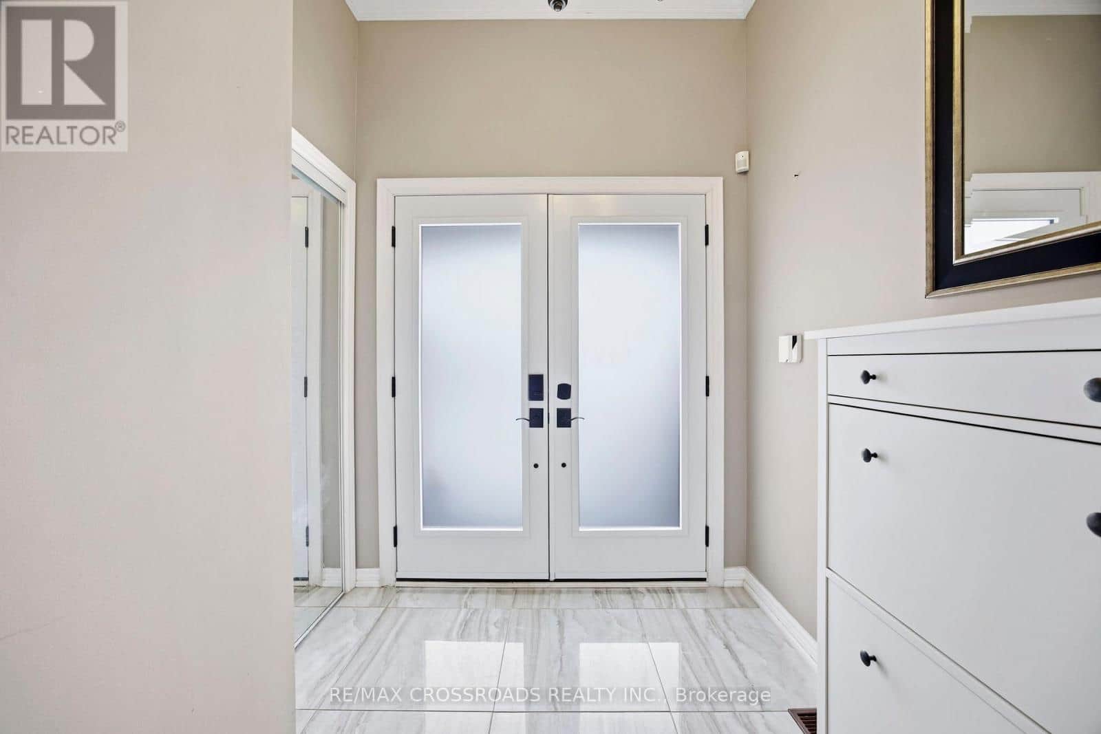 12 SAM FRUSTAGLIO DRIVE - Photo 3 of 37, Toronto (Brookhaven-Amesbury), Ontario