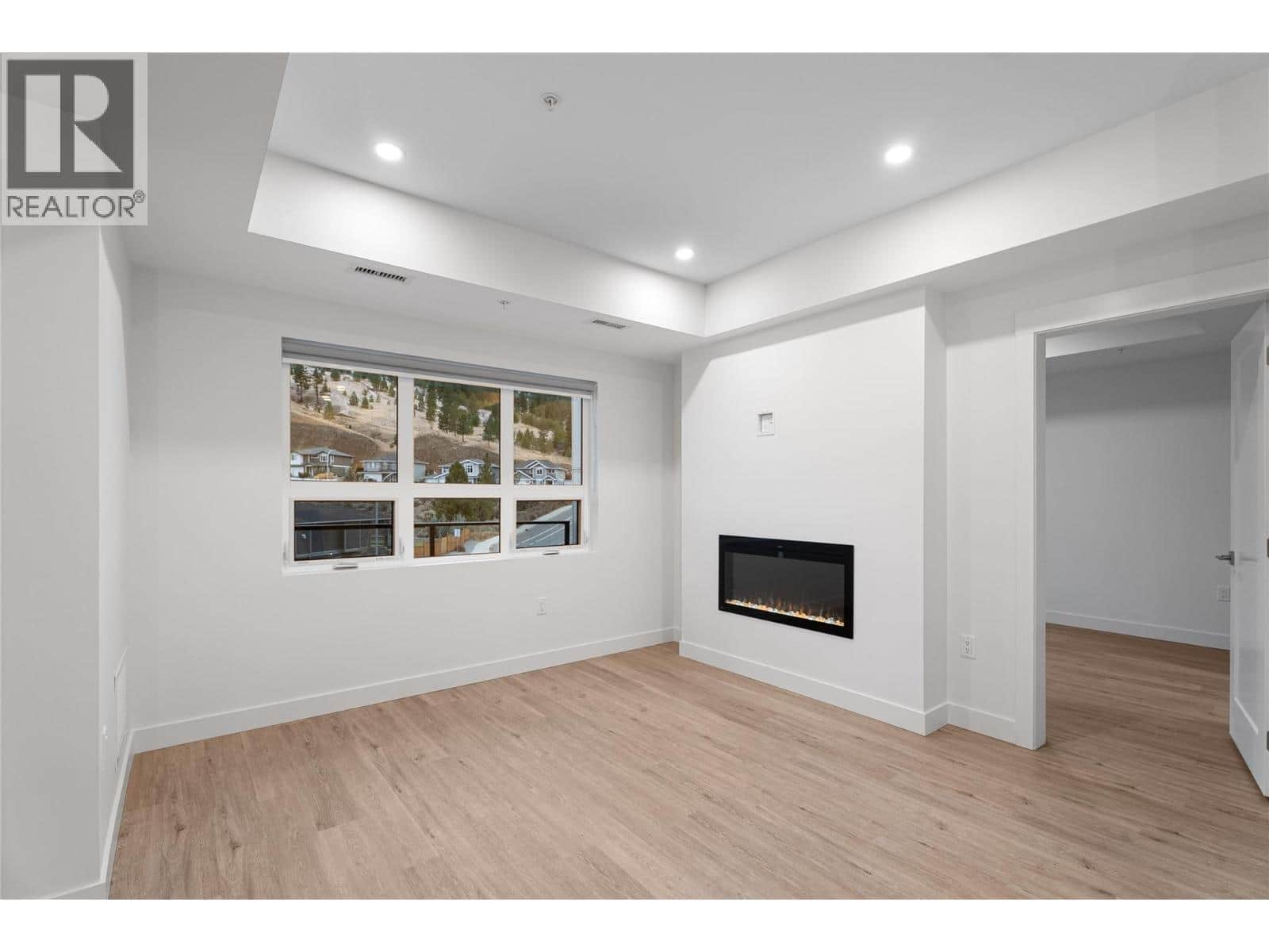 1844 Qu'Appelle Boulevard Unit# 308 - Photo 3 of 13, Kamloops, British Columbia