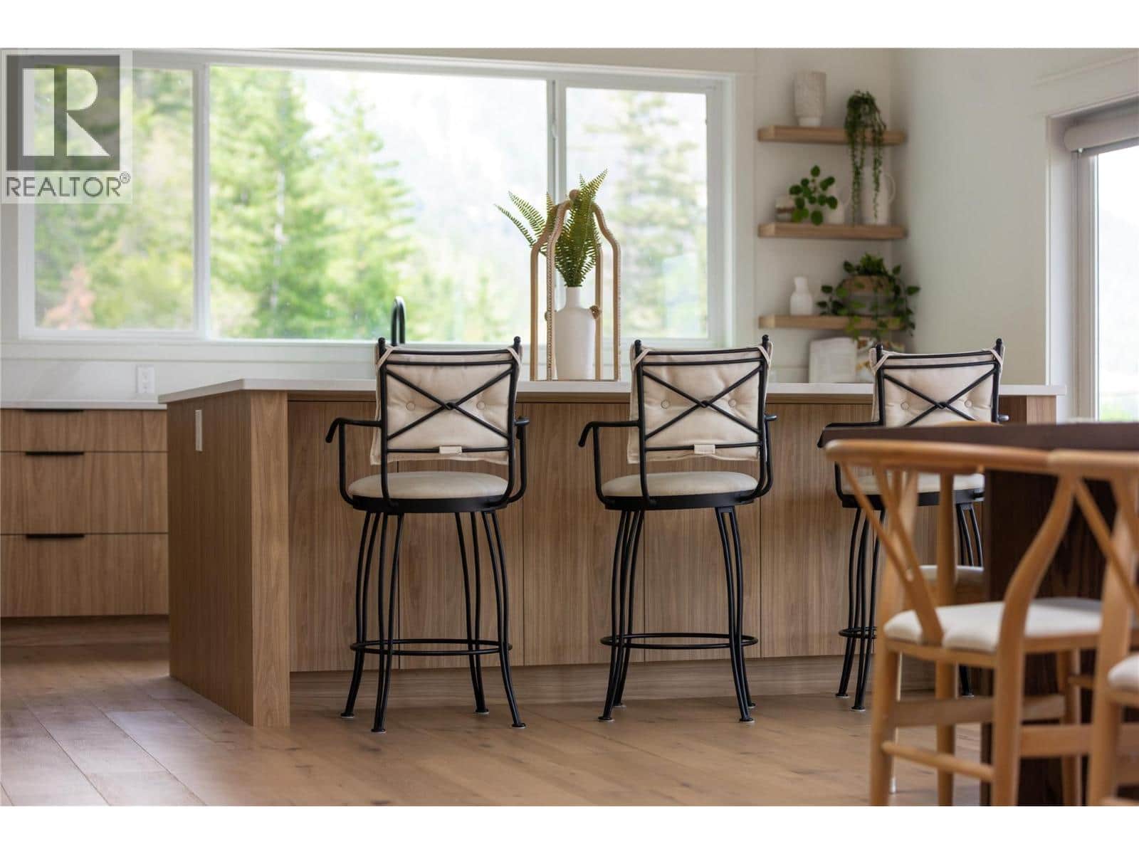 16904 Gatzke Road - Photo 4 of 74, Lake Country, British Columbia