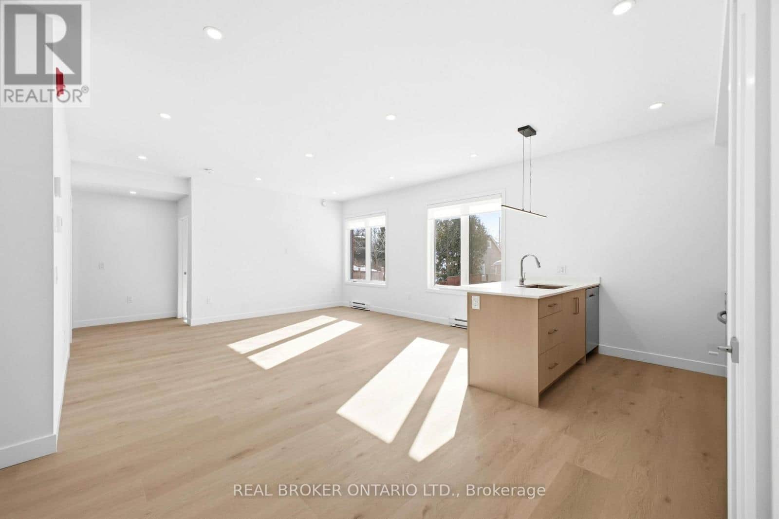 4 - 184 WOODROFFE AVENUE - Photo 3 of 18, Ottawa, Ontario