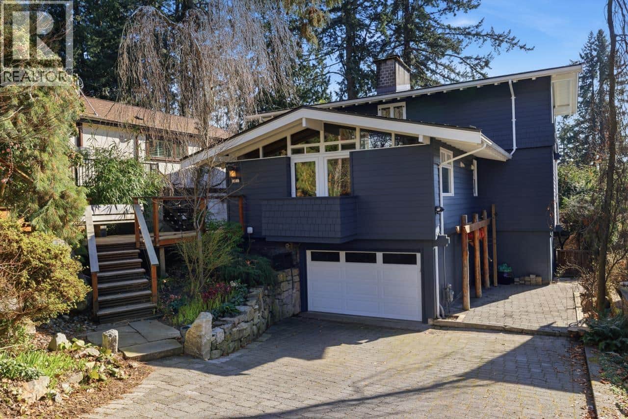 145 E KENSINGTON ROAD - Photo 3 of 38, North Vancouver, British Columbia