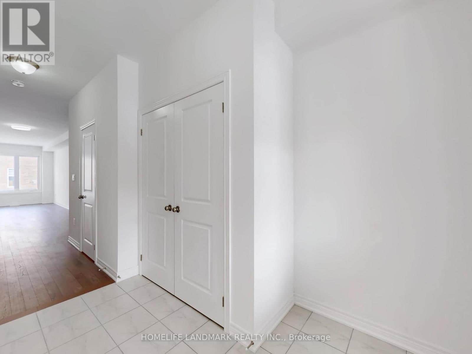 8 BUSHWOOD TRAIL - Photo 5 of 41, Brampton (Northwest Brampton), Ontario