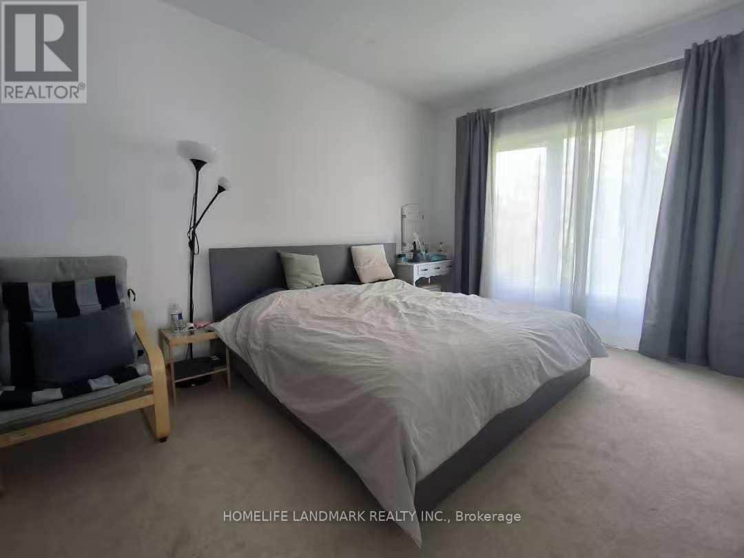 UPPER - 12 PERSICA STREET - Photo 5 of 7, Richmond Hill (Oak Ridges), Ontario