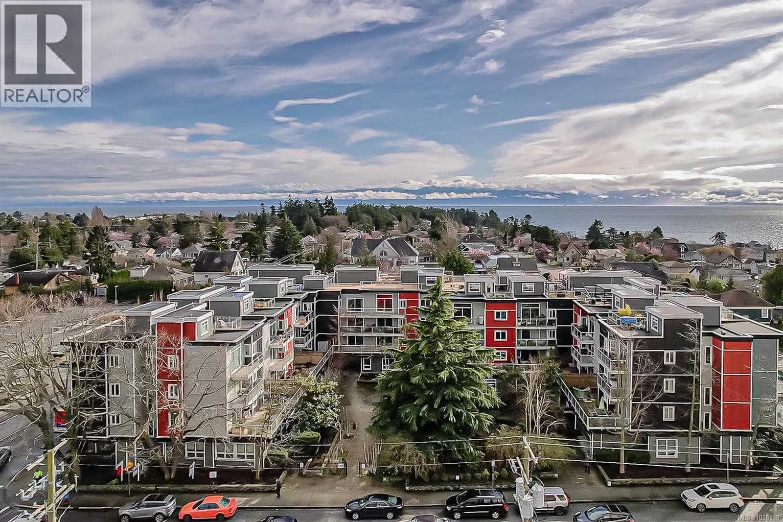 210 1315 Esquimalt Rd - Main photo, Esquimalt, British Columbia